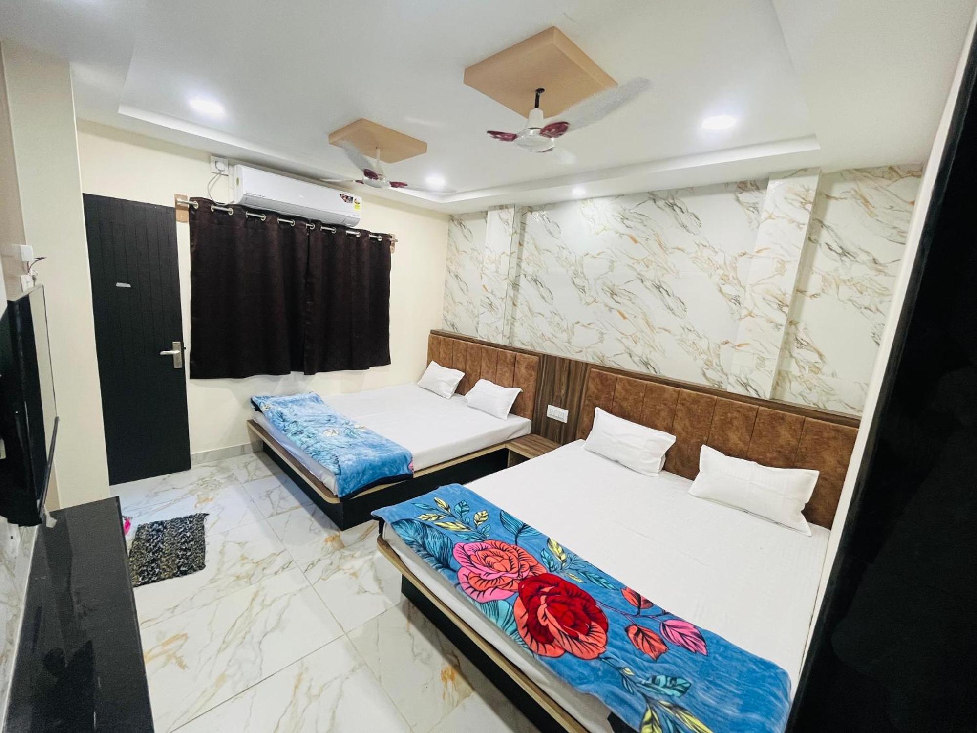 Hotel Sk Tower Ujjain Eksteriør billede