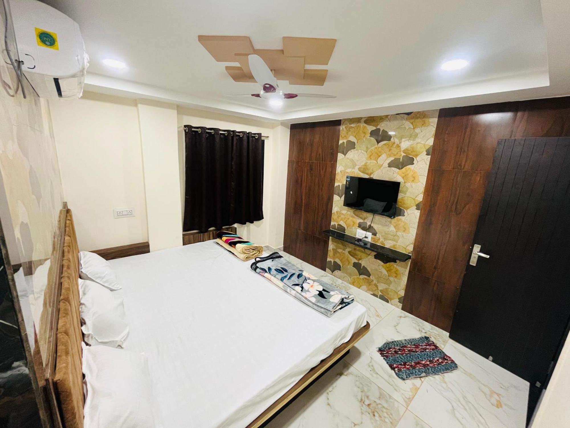 Hotel Sk Tower Ujjain Eksteriør billede