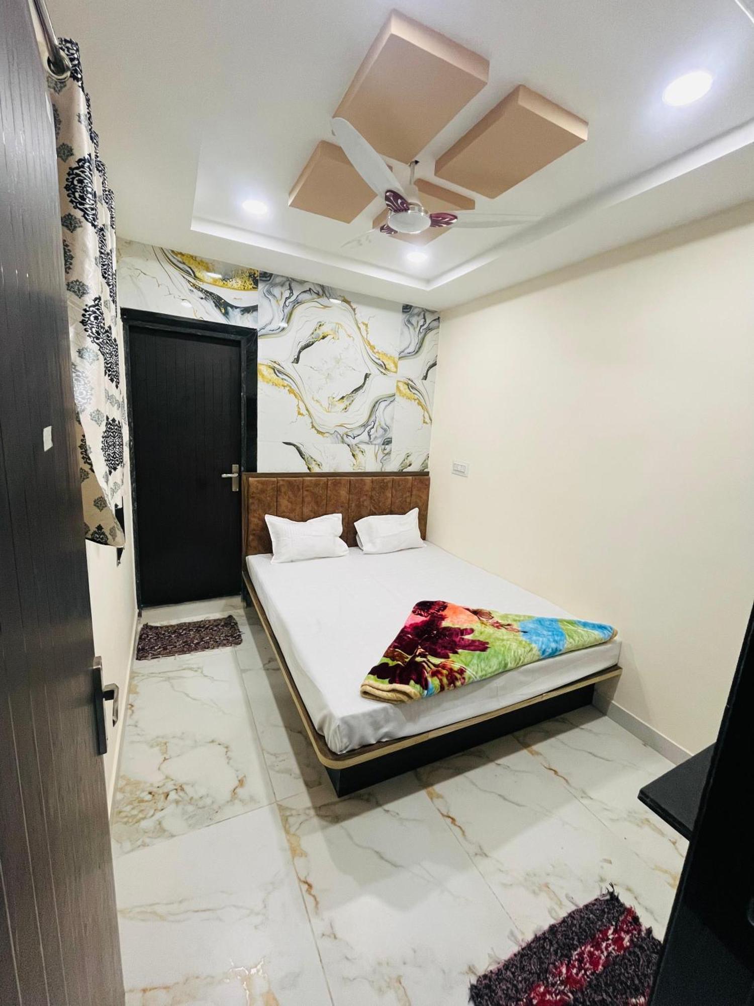 Hotel Sk Tower Ujjain Eksteriør billede